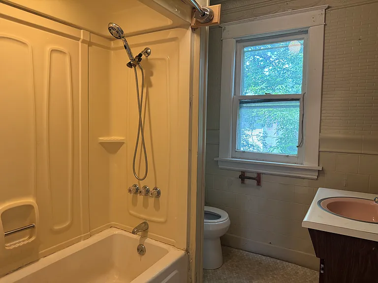 722 Townsend Pl — Photo 11