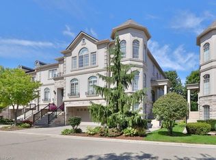 2400 Neyagawa Blvd #30, Oakville, ON L6H7P5