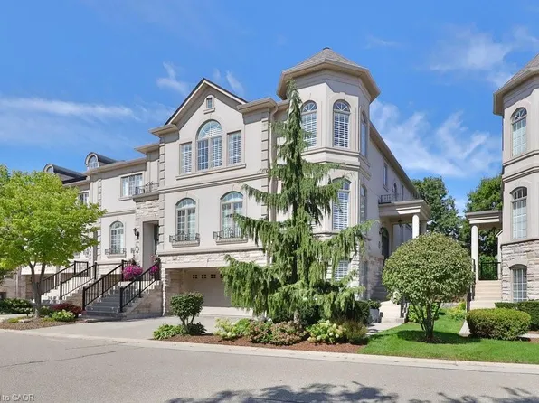2400 Neyagawa Blvd #30, Oakville, ON L6H 7P5