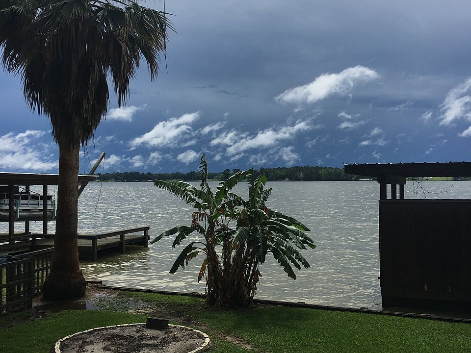 2nd image of 388 Shoreline Dr