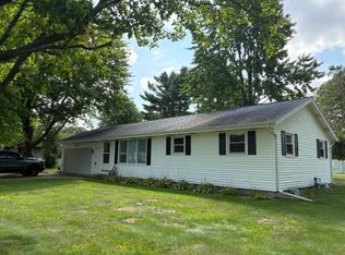 1040 Lakewood Ln, Wisconsin Rapids, WI 54494