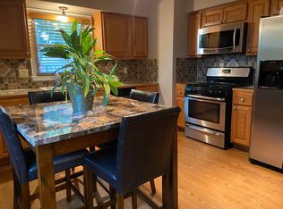 8847 W Kiehnau Ave, Milwaukee, WI 53224