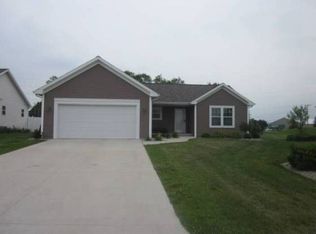 8062 Hawk Dr, Freeland, MI 48623