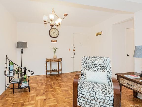 5th image of 7 Balint Dr APT 215