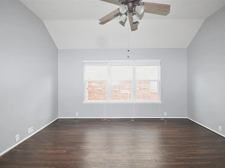 30315 Castle Forest Dr — Photo 13