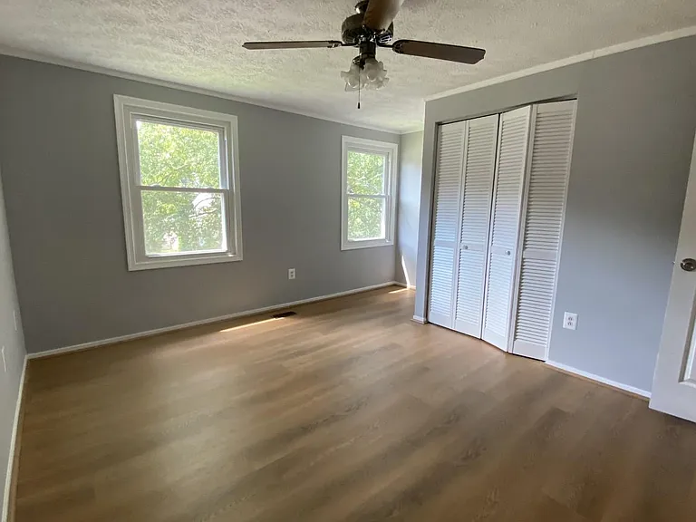 8513 Woodfall Rd — Photo 14