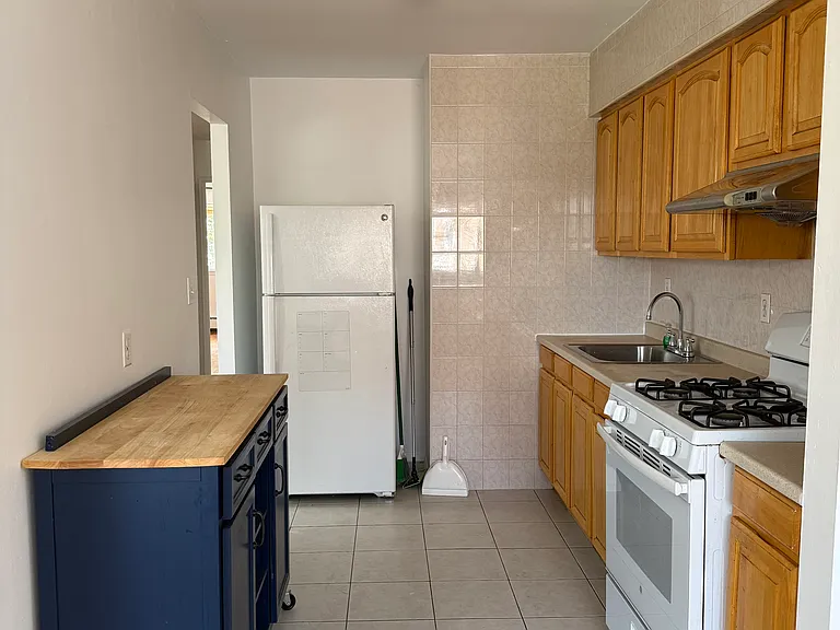 13533 Coolidge Ave #3 — Photo 7