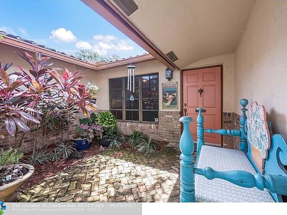 4th image of 716 SE 11th Ct