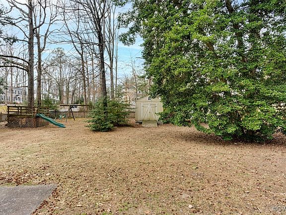 3rd image of 1900 Sorrento Pl