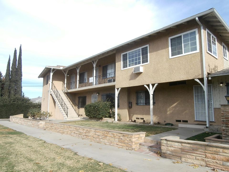 1st image of 14227 Moorpark St
