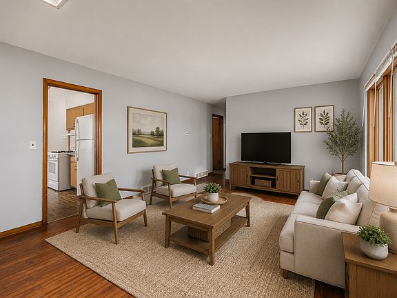 2nd image of 405 Clyde Ave