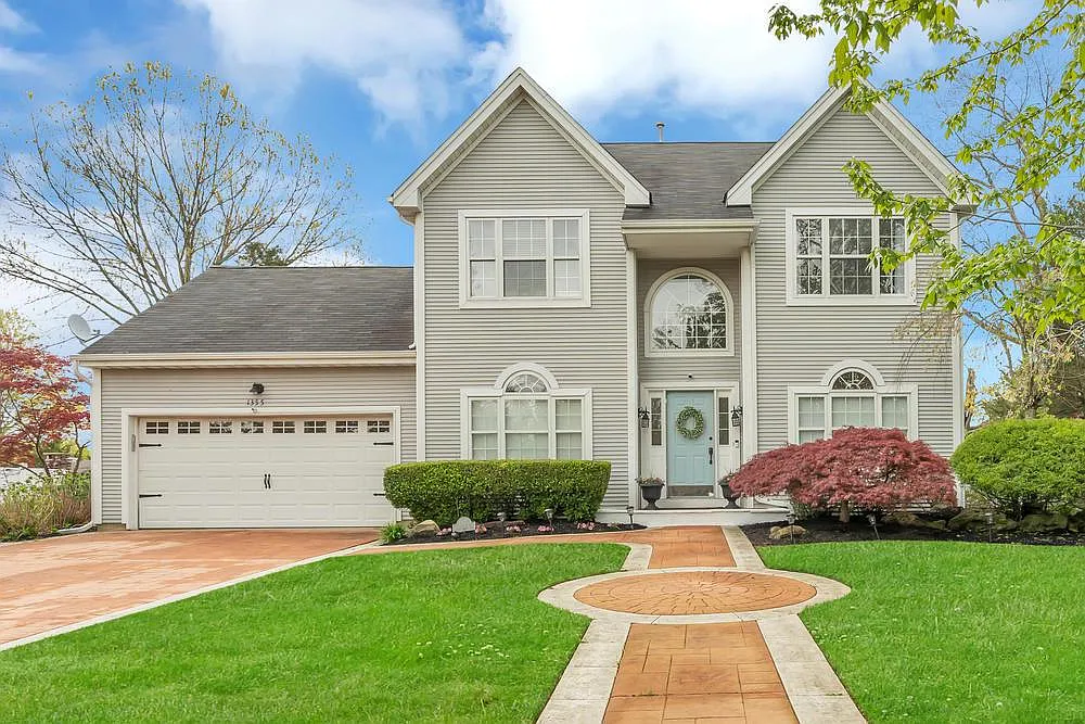1355 Wave Crest Ct photo 1