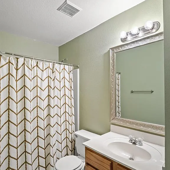 2411 Lavendale Ct — Photo 18