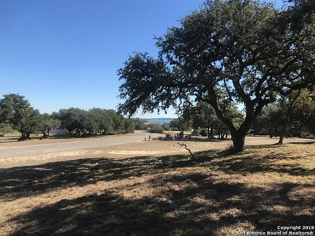 1st image of 724 Kings Point Dr