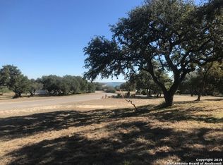 724 Kings Point Dr, Canyon Lake, TX 78133