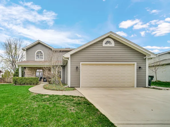 25 W Brittany Dr, Arlington Heights, IL 60004