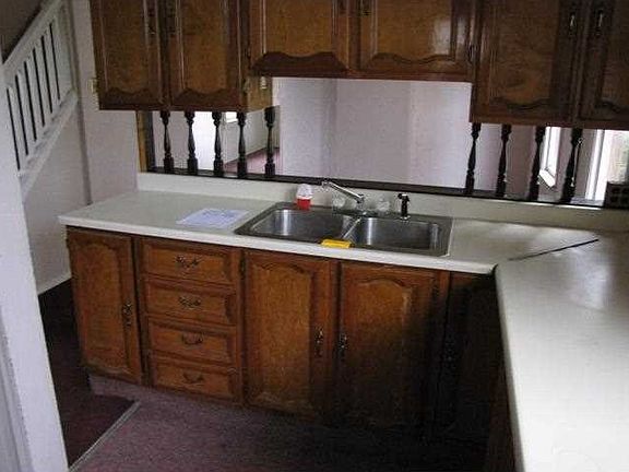 5th image of 526 Todd Ave
