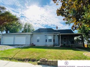 635 6th St, Adams, NE 68301