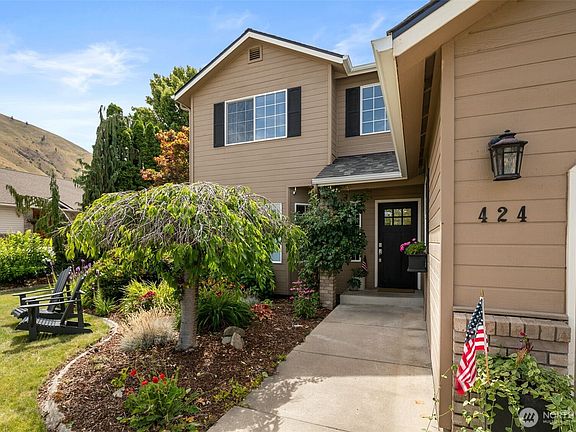 3rd image of 424 Canyon Place
