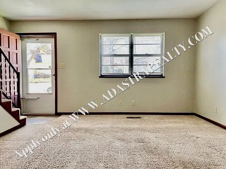 715 6th Ave — Photo 5