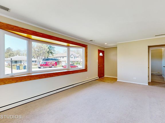 4th image of 1079 S 6th Ave