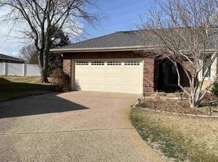 808 Madden Rd, Hastings, NE 68901