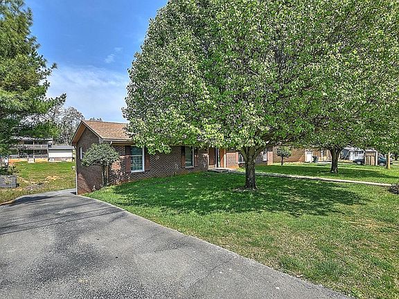 2nd image of 1003 Martingale Dr