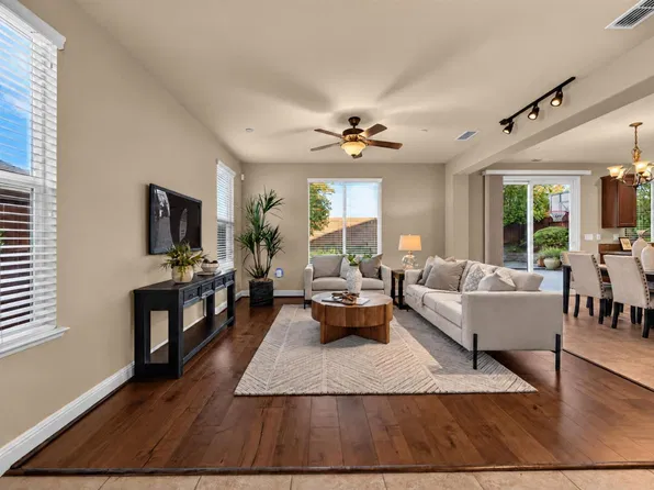 3017 Lennon Dr, Roseville, CA 95661