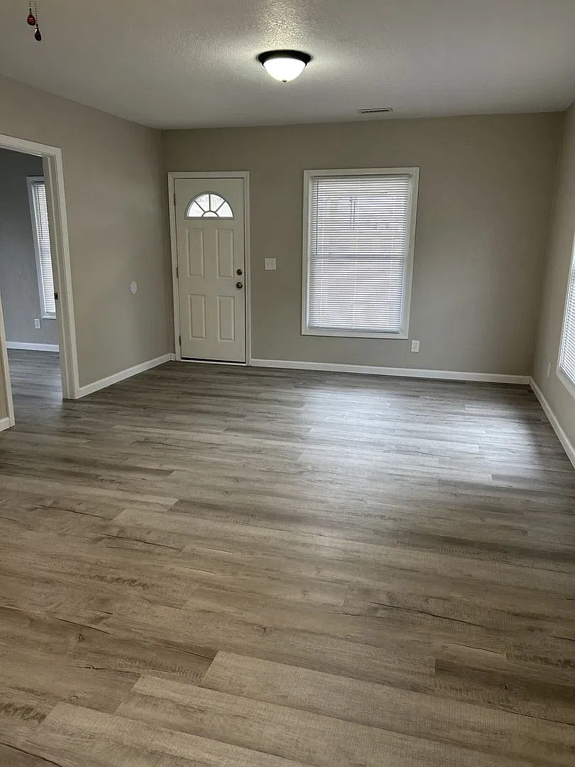Stunning Modern Charm In Baxter Springs | 3br Home For $950! Coming Soon — Photo 2