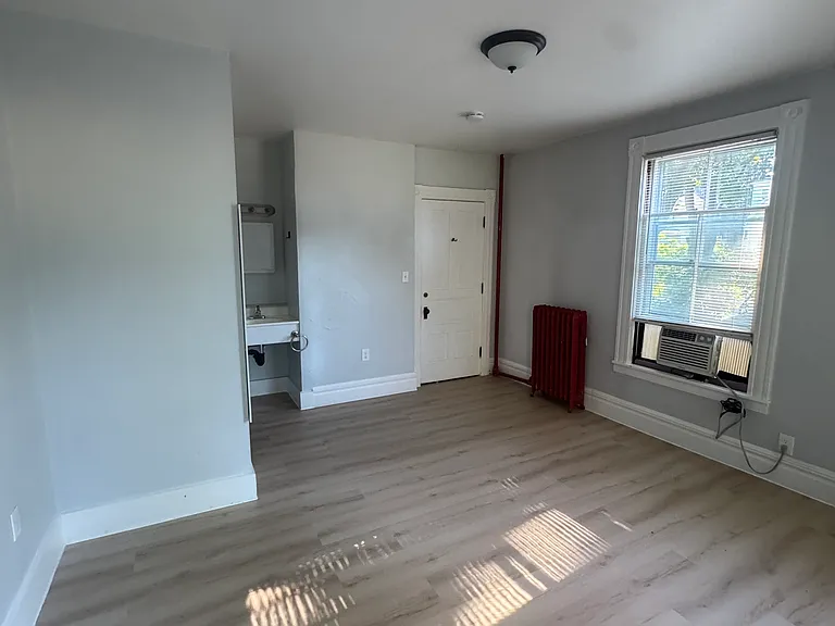 19 Florence St #10 — Photo 1