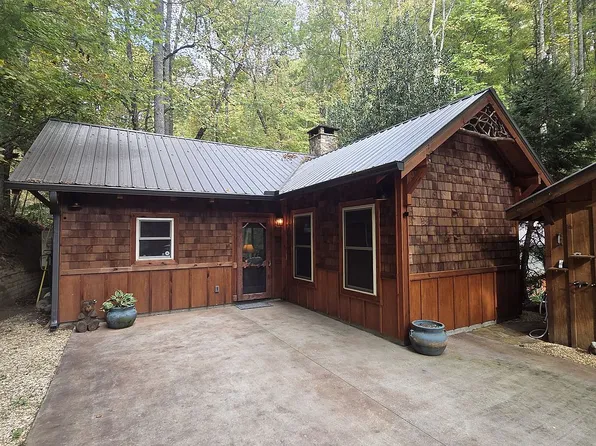 79 Creekside Cv N, Scaly Mountain, NC 28775