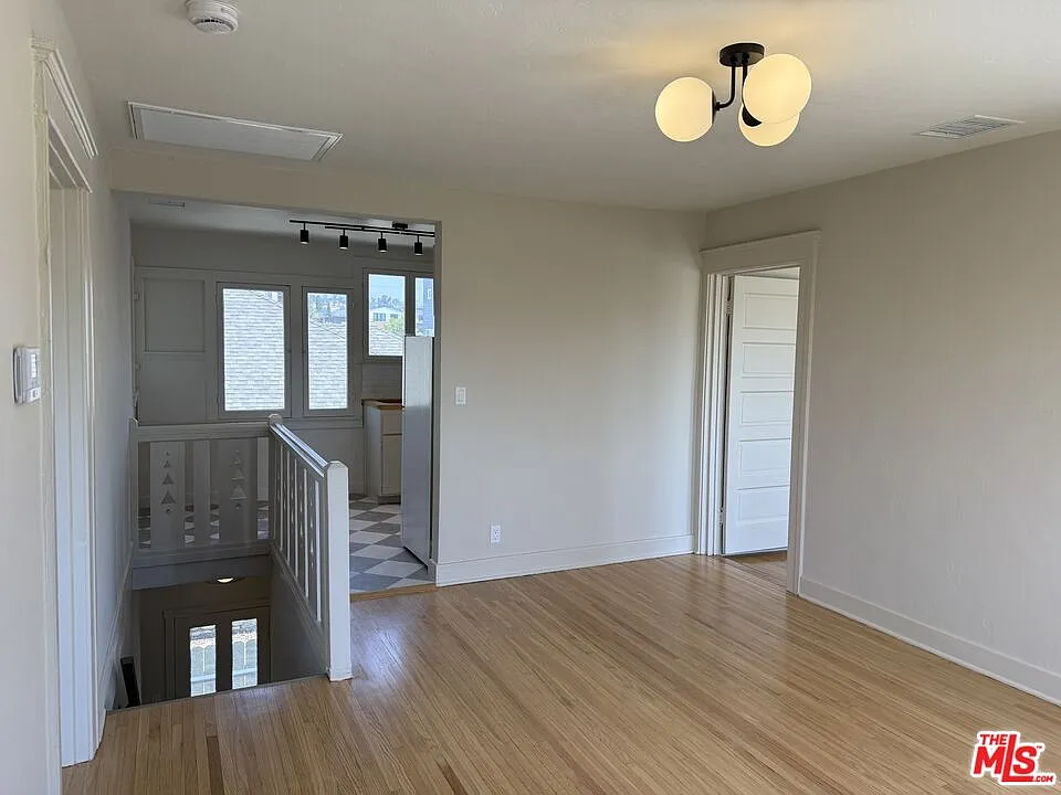 2 bed, 1.0 bath, 700 sqft, $2,995 — Photo 4