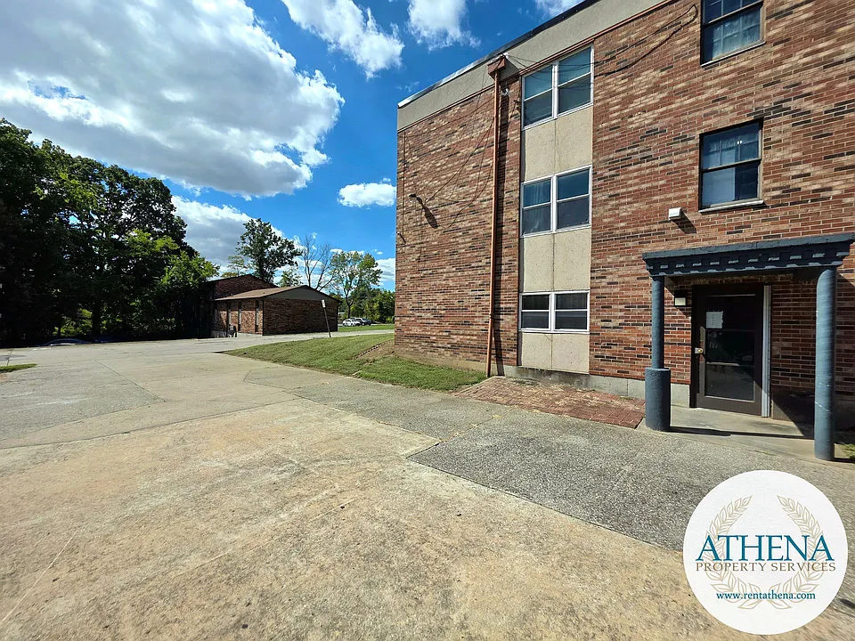 25 Village Dr