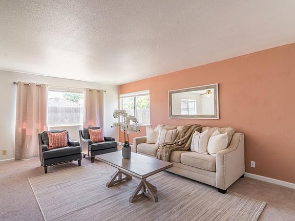5th image of 211 San Lorenzo Dr