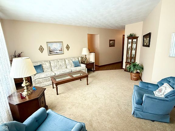 5th image of 641 Lawndale Dr