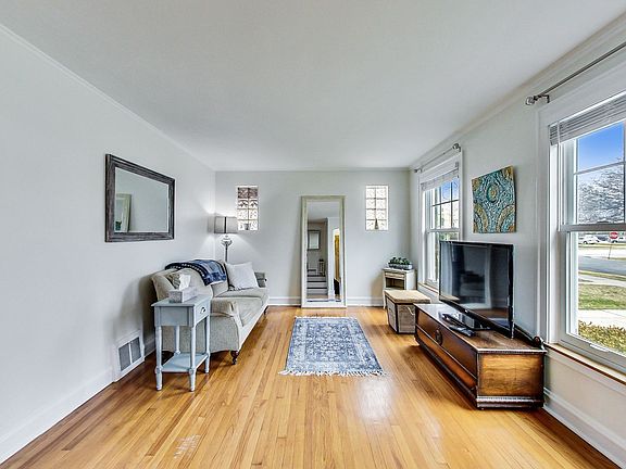 4th image of 6346 N Oketo Ave