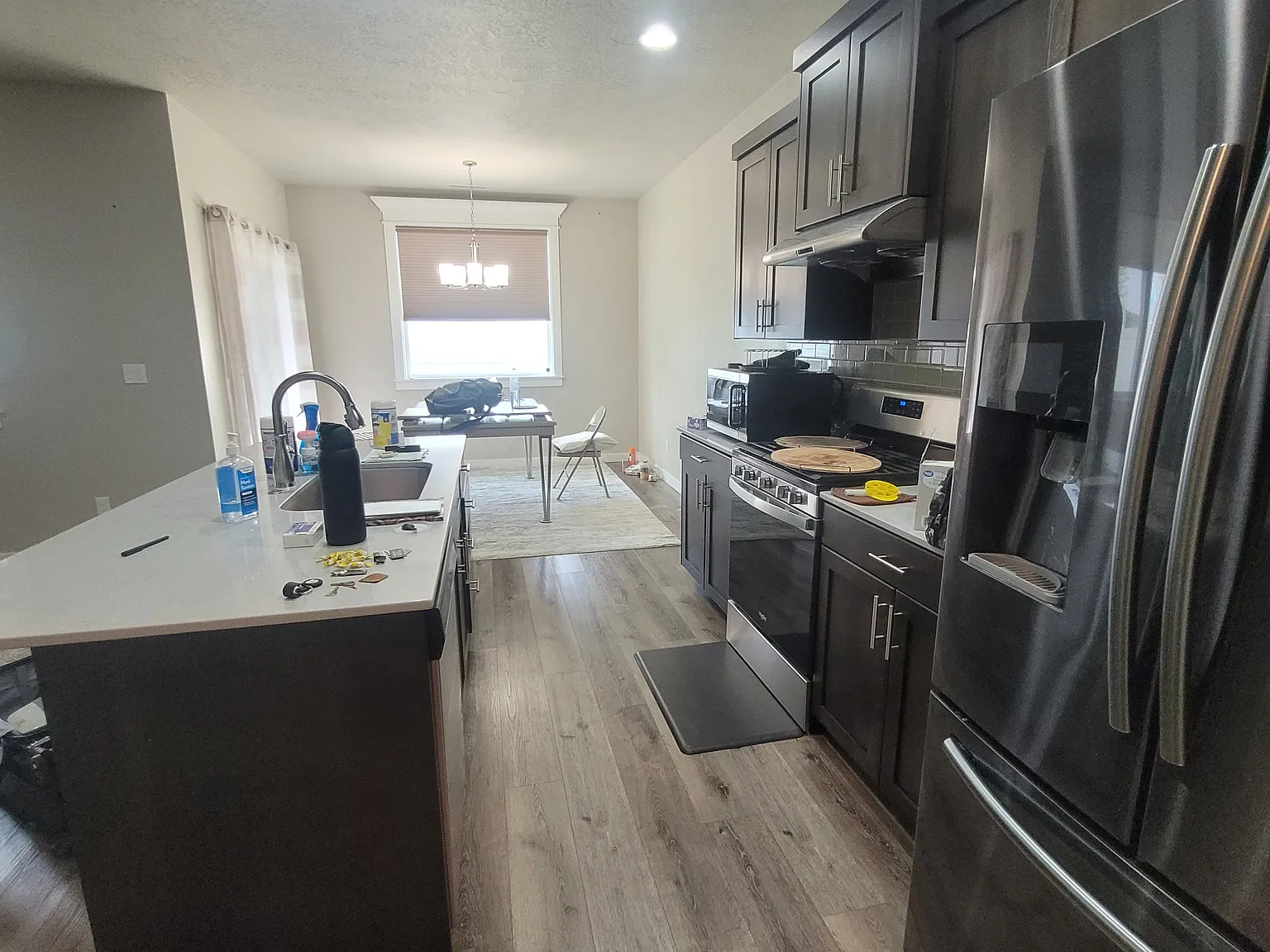 4 bed, 2.5 bath, 1964 sqft, $2,600 — Photo 4