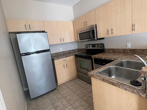 5th image of 349 Port Pleasant Dr