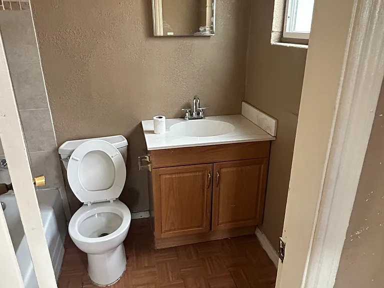 621 W Apache St #1/2 — Photo 17