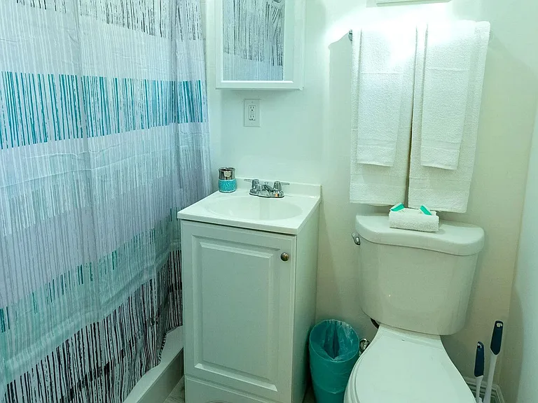 916 N Victoria Park Rd #2 — Photo 20