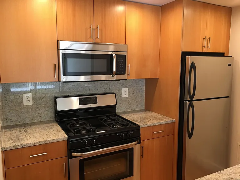 1255 New Hampshire Ave NW — Photo 205