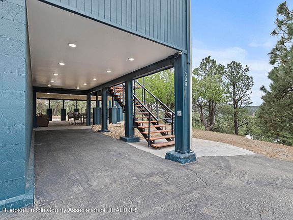 4th image of 300 Guadalupe St