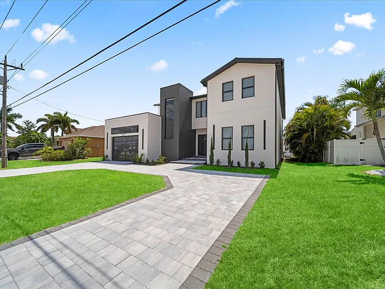 2636 Surfside Blvd — Photo 9