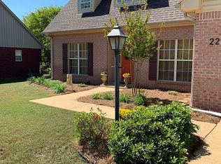221 Powers Dr, Oxford, MS 38655