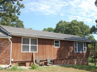 15851 Fox Ln, Neosho, MO 64850