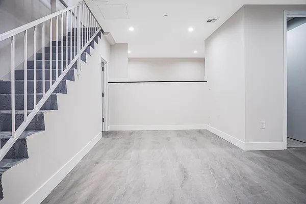 Rented by Skyhigh Realty NYC LLC | media 19