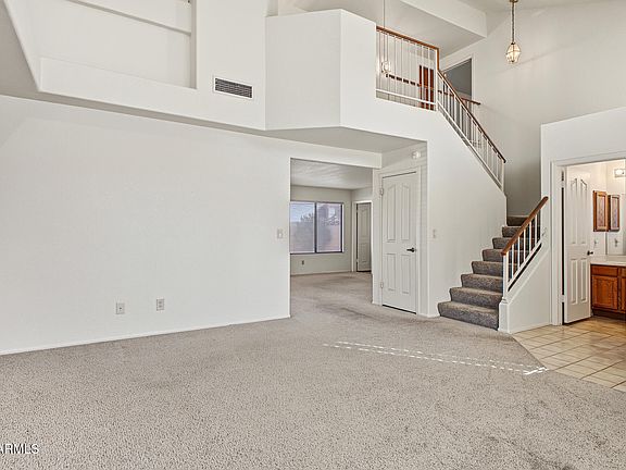 3rd image of 36 W GREENTREE Drive W