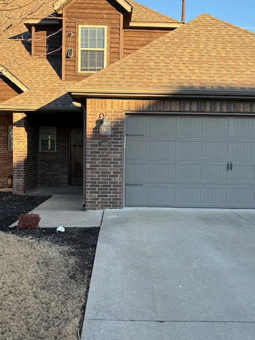Beautiful Townhouse In A Great Location — Photo 2