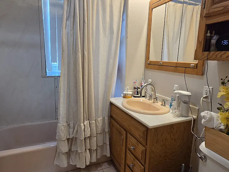 184 Gladstone St #3 — Photo 8