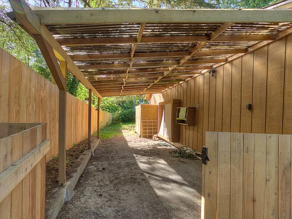 4th image of 5221 Huckleberry Ln NW